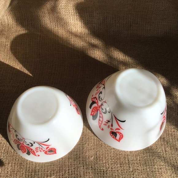 Vintage 1950's "Modern Tulip" Fire King Mixing Nesting Bowls 2 - Picture 7 of 9